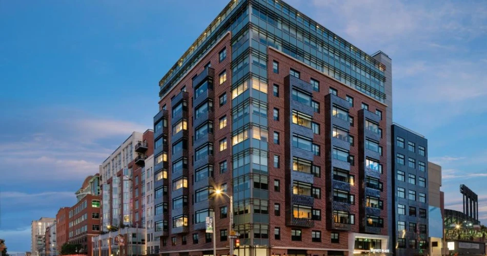 Where to Stay Near Oracle Park: Top Picks for Walkable Hotels in SF
