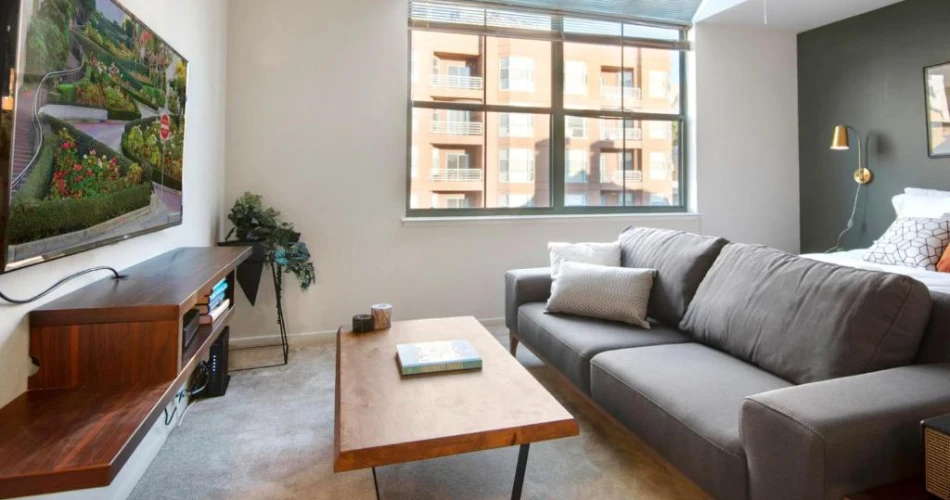 Where to Stay Near Oracle Park: Top Picks for Walkable Hotels in SF
