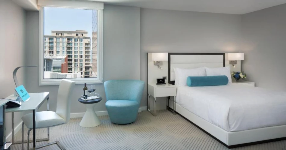 Catch a Giants Game and Stay Nearby: Best Hotels Near Oracle Park

