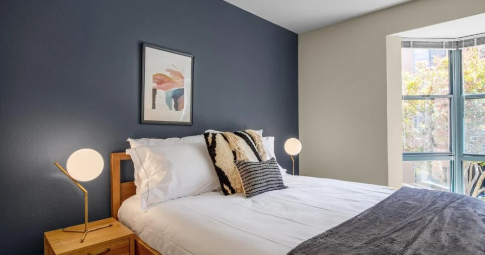 Catch a Giants Game and Stay Nearby: Best Hotels Near Oracle Park
