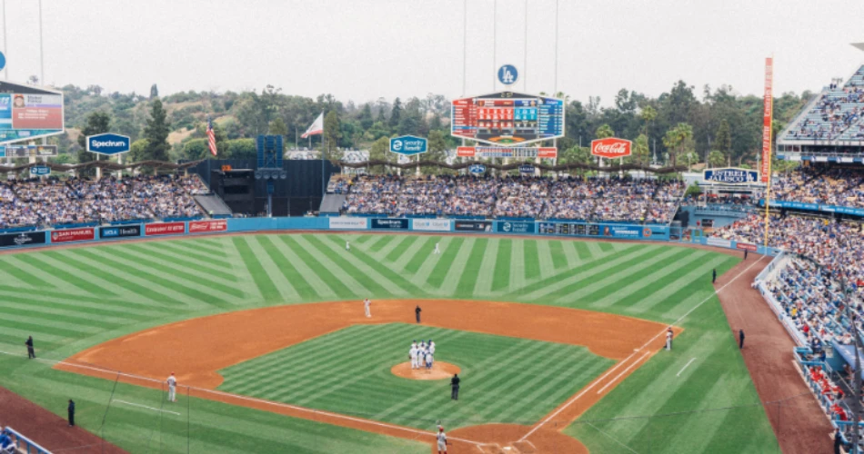 Game Day Stays: Top Hotels Near Oracle Park in San Francisco
