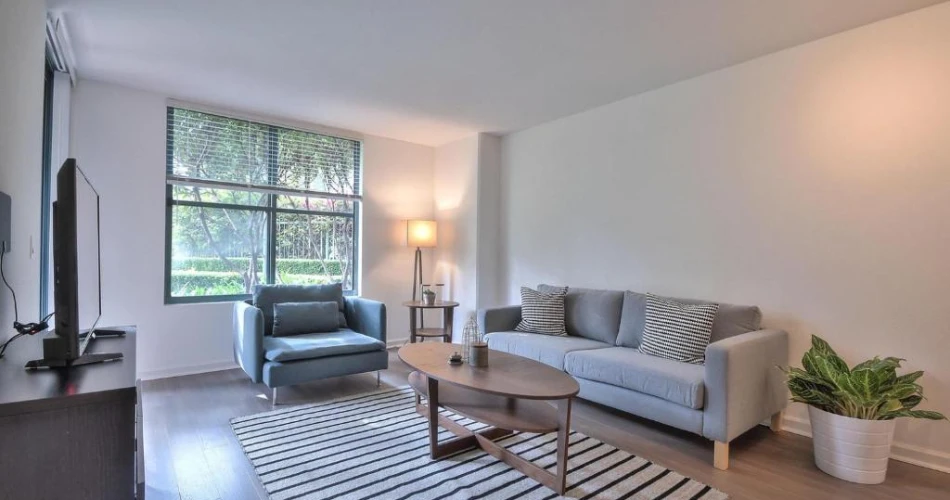 Game Day Stays: Top Hotels Near Oracle Park in San Francisco
