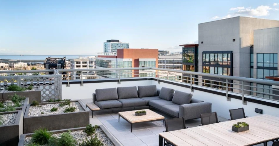 Game Day Stays: Top Hotels Near Oracle Park in San Francisco
