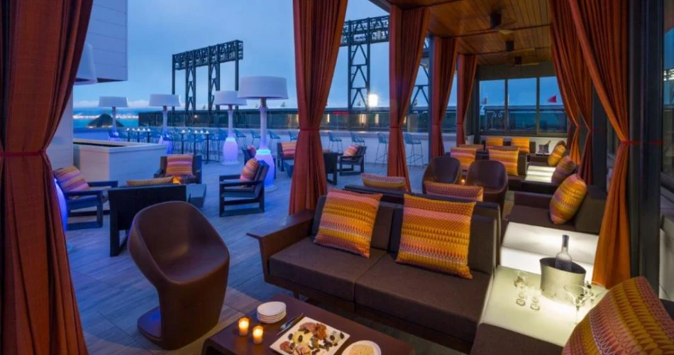 Luxury and Convenience: Hotels Steps Away from Oracle Park
