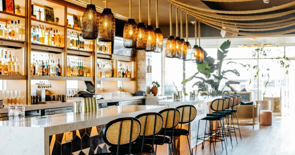 Luxury and Convenience: Hotels Steps Away from Oracle Park
