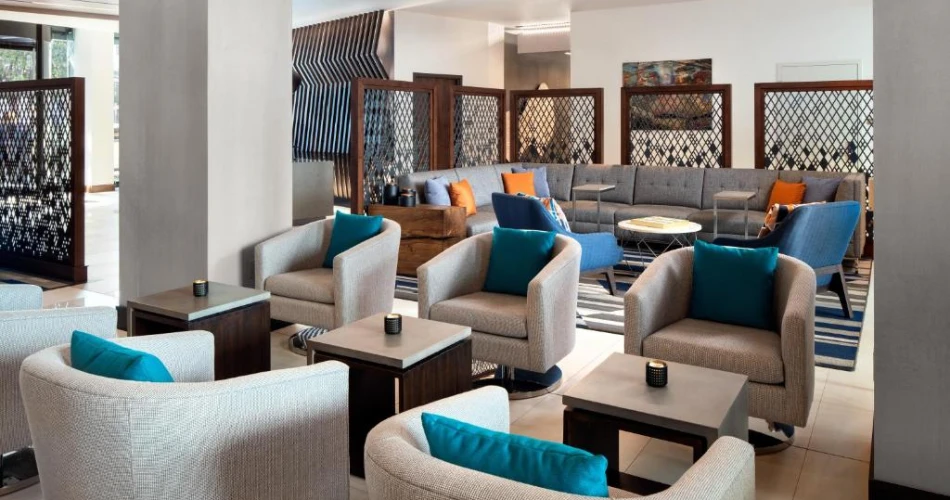 Luxury and Convenience: Hotels Steps Away from Oracle Park

