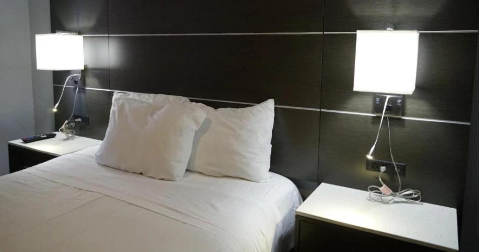 Luxury and Convenience: Hotels Steps Away from Oracle Park
