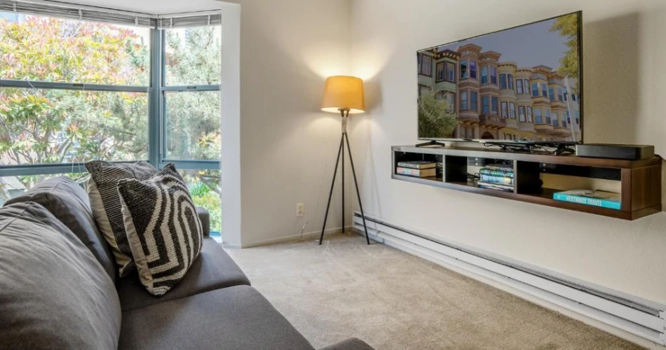 Hotels So Close to Oracle Park, You’ll Feel Like You’re at Home Plate
